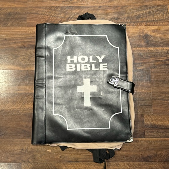 Holy bible backpack - Picture 1 of 3